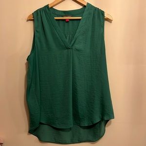 Woman’s top Vince camuto